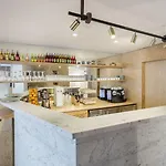 Montholon Hotel 3*