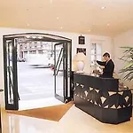 Montholon 3* Paris