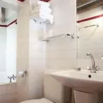 Hotel Montholon 3*