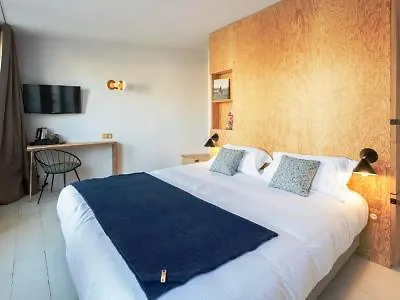 Montholon Hotel