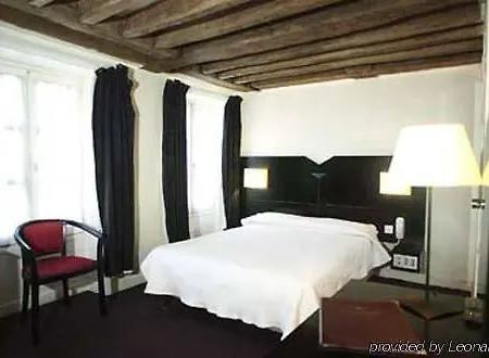 Hotel Montholon 3*